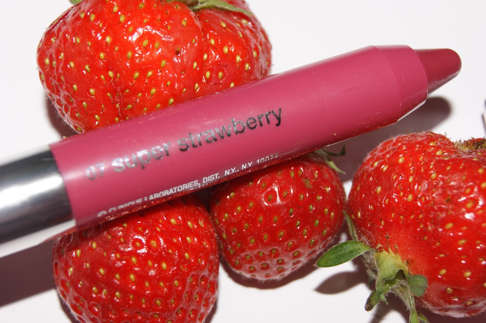 incidente Alternativa mecánico Clinique Chubby Stick in Super Strawberry - Review | The Sunday Girl