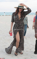 Priyanka Chopra on the beach Day 3 with friends in Miami Exclusive Pics 009.jpg Priyanka Chopra on the beach Day 3 with friends in Miami Exclusive Pics 009.jpg