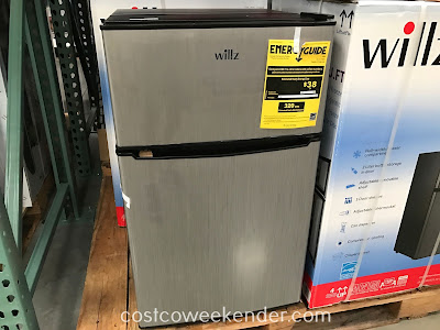 Easily grab a cold drink with the Willz 3.1 cubic ft Compact Refrigerator/Freezer (WLR31TS1E)