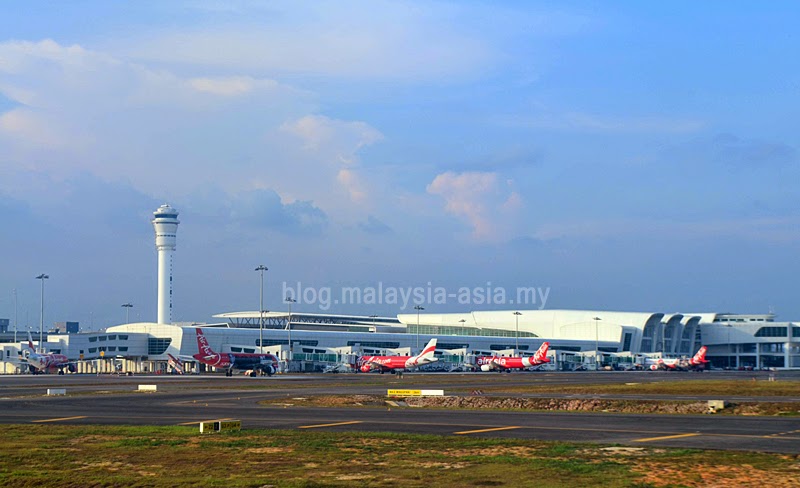 klia2 photograph photographs of klia2 airport