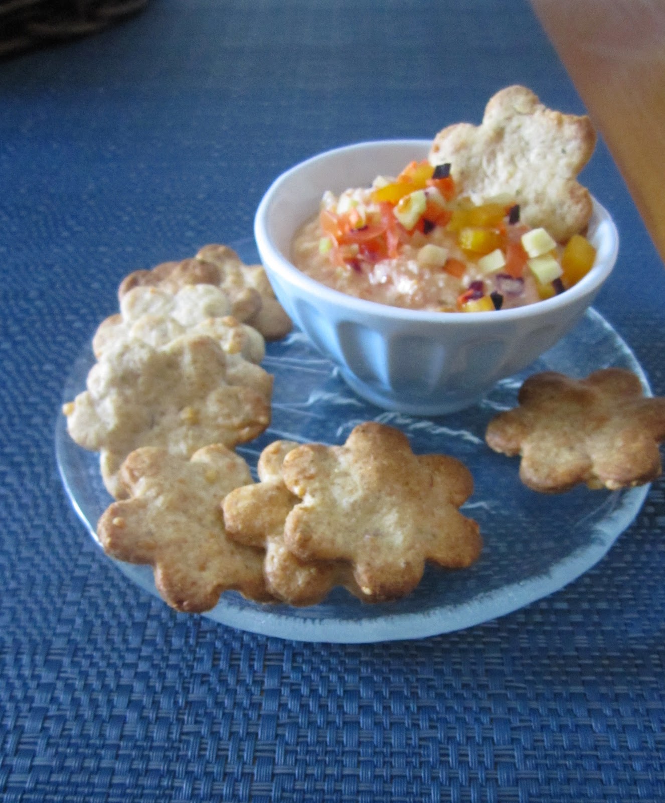 Backtrinchen KäseCracker mit KonfettiDip