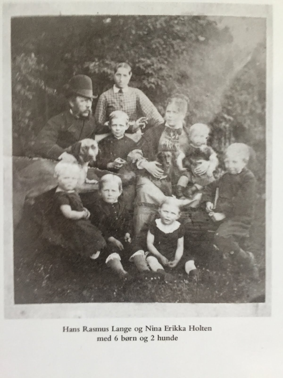 Hans R Lange og Nina E. Holten med børn