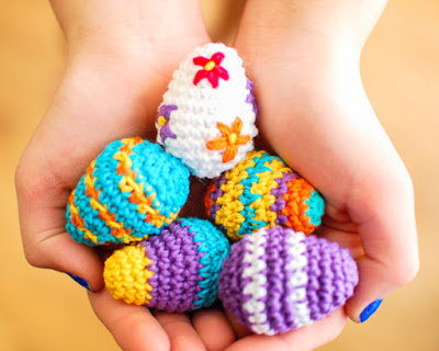 Amigurumi crochet easter egg