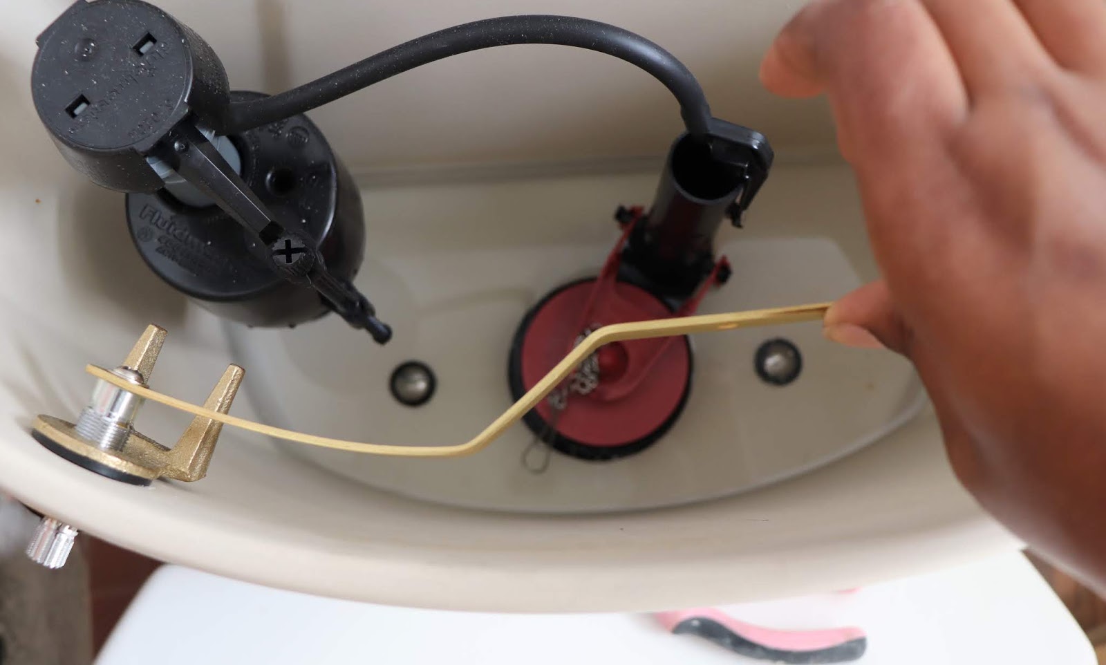 How to change toilet flush handle