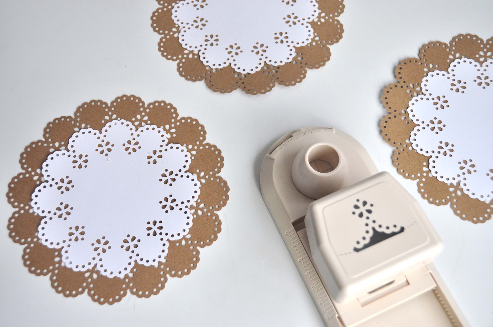 Aesthetic Nest: Review: Martha Stewart Crafts Circle Edge Punch