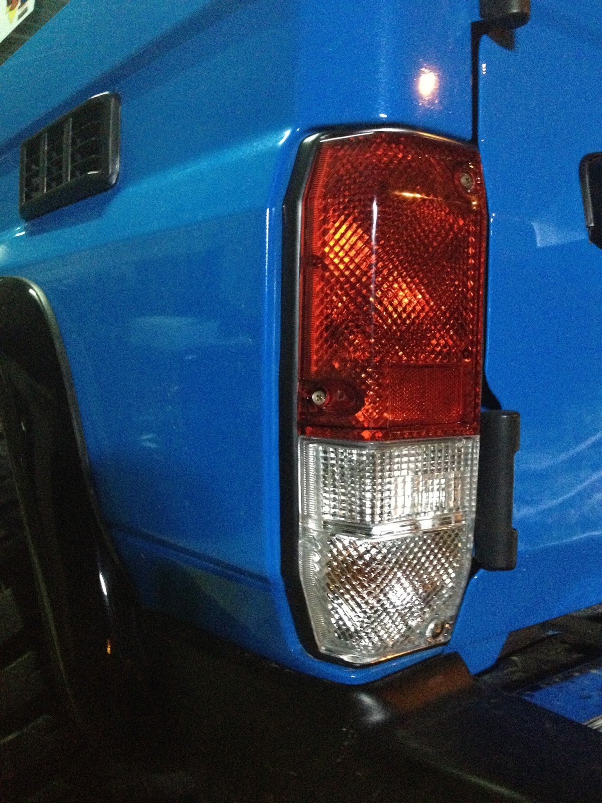 SEPADU 4X4 TEAM BRUNEI DARUSSALAM LJ70 Crystal Clear Tail Lights..