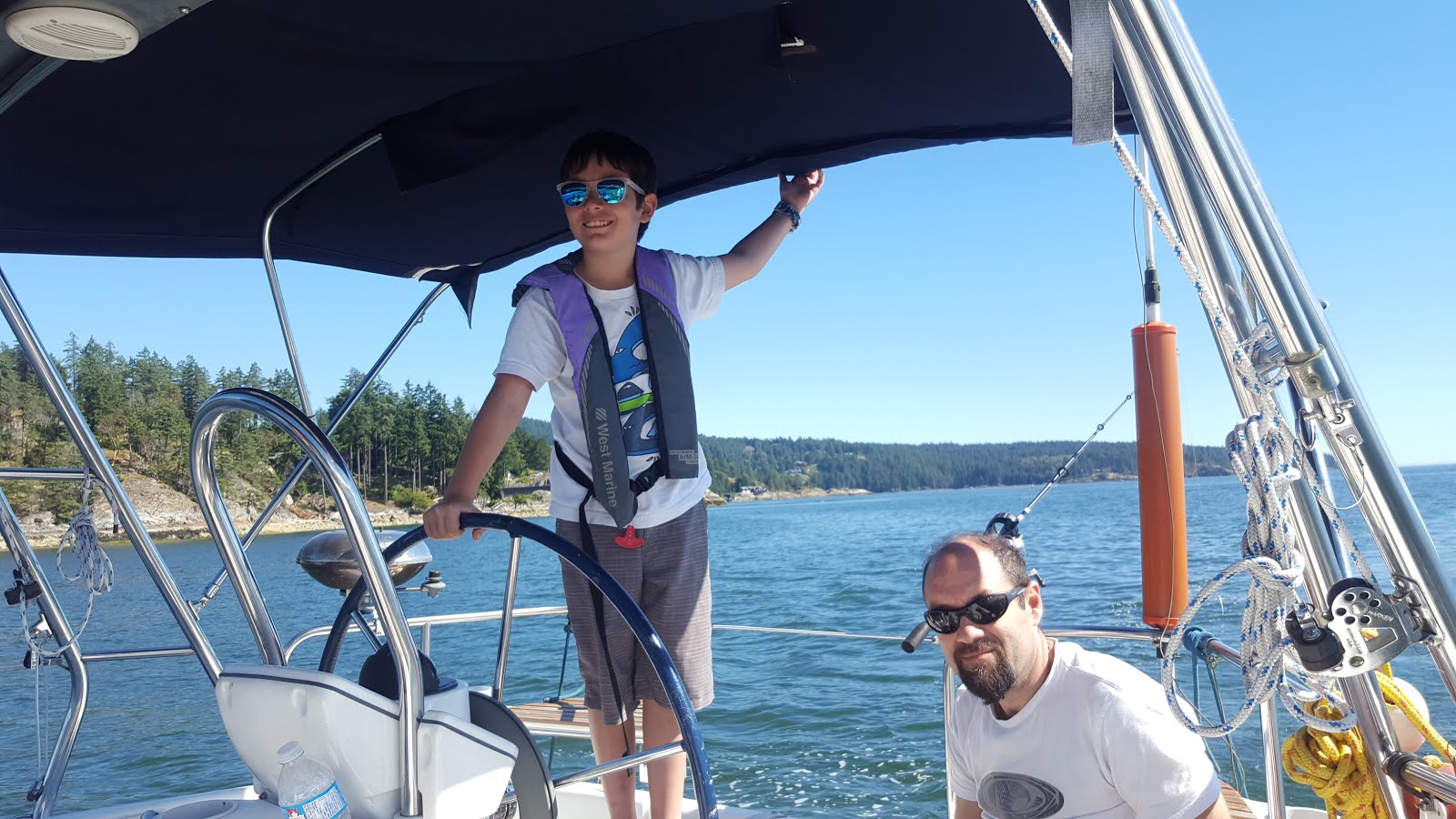 Navegando en Optimismo 24 de Julio Keats Island con visitas de Lima!!