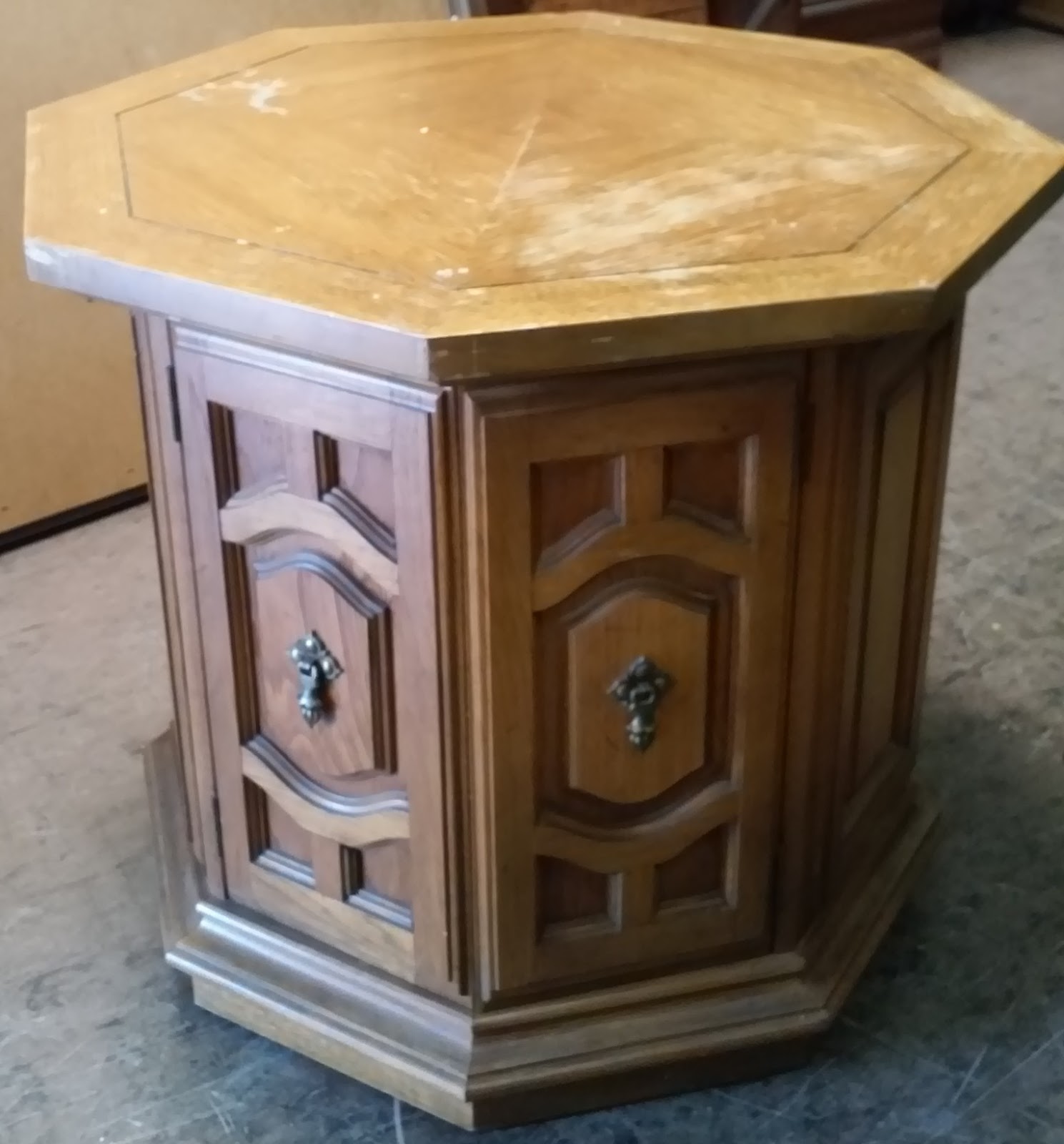 UHURU FURNITURE & COLLECTIBLES SOLD Octagonal End Table with