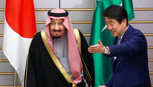 Kunjungan Raja Salman Ke Jepang  Bawa 2 eskalator emas Hingga 100 Limosin