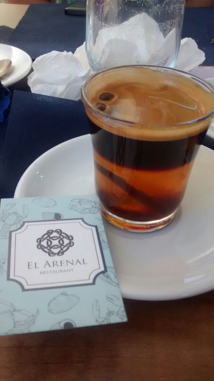 con que licor se hace el carajillo