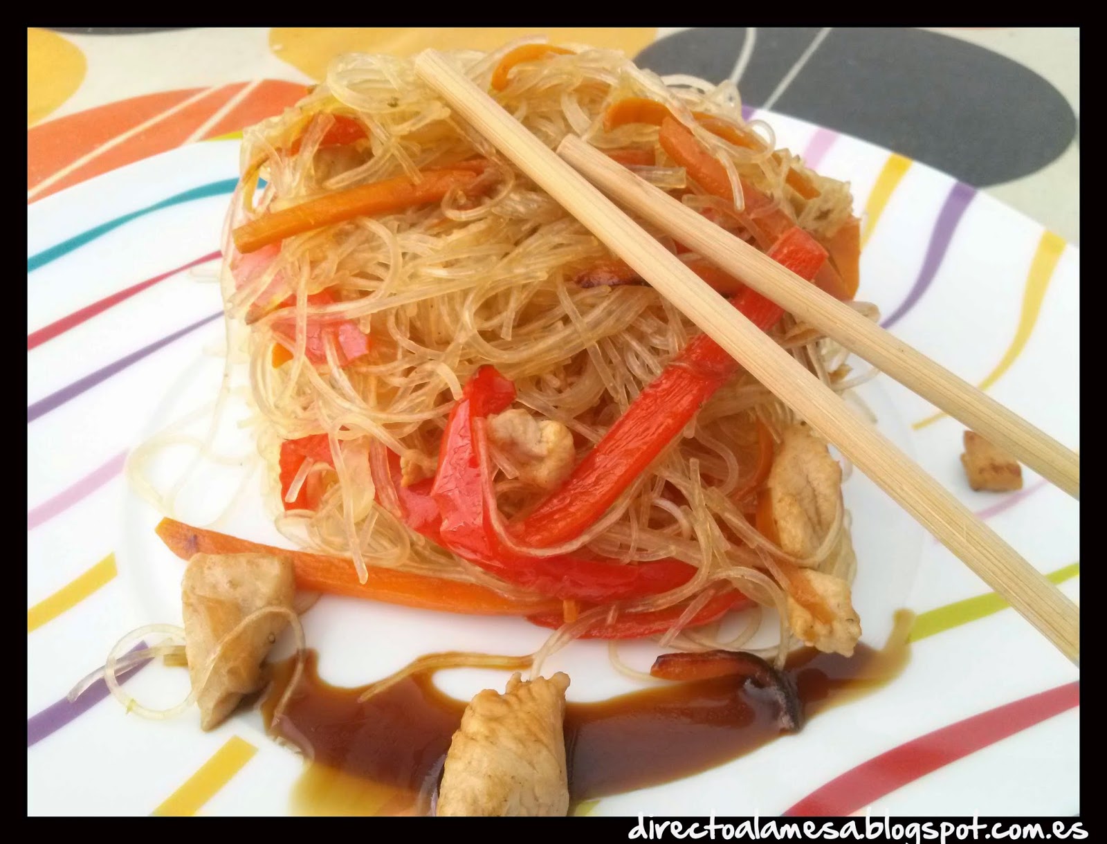 http://directoalamesa.blogspot.com.es/2014/11/fideos-chinos-con-pollo-y-verduras.html