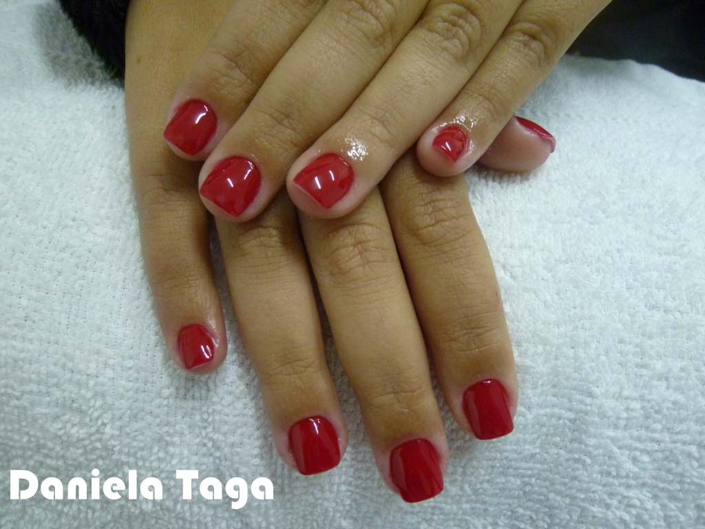Daniela Taga: Alongamento de unhas para unhas roidas
