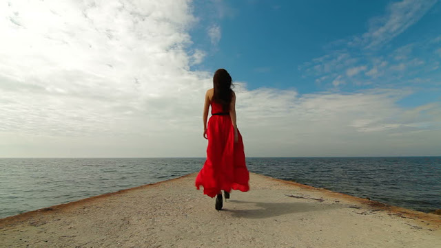 Segera Cermati! Inilah Alasan Mengapa Cewek yang Naksir Kamu Kadang Malah Menjauh Segera Cermati! Inilah Alasan Mengapa Cewek yang Naksir Kamu Kadang Malah Menjauh