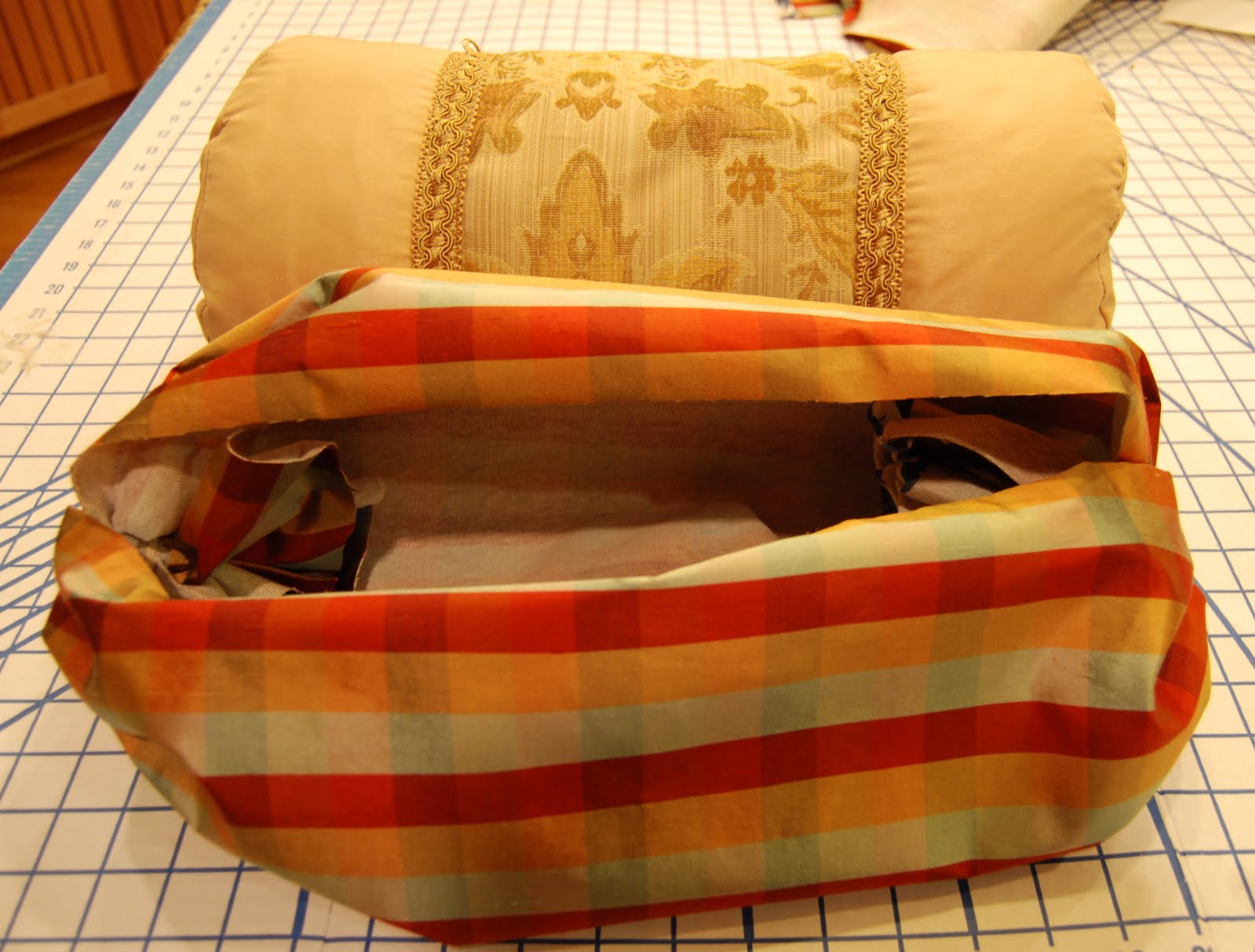 Imparting Grace Nosew bolster pillow tutorial