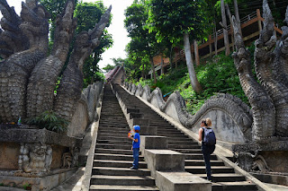 montée au Wat Prathat Pukhao montée au Wat Prathat Pukhao