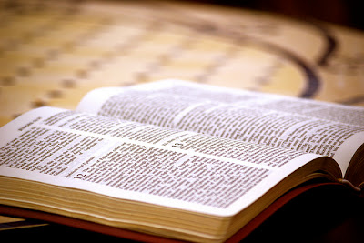 La Biblia frente a los libros de otras religiones