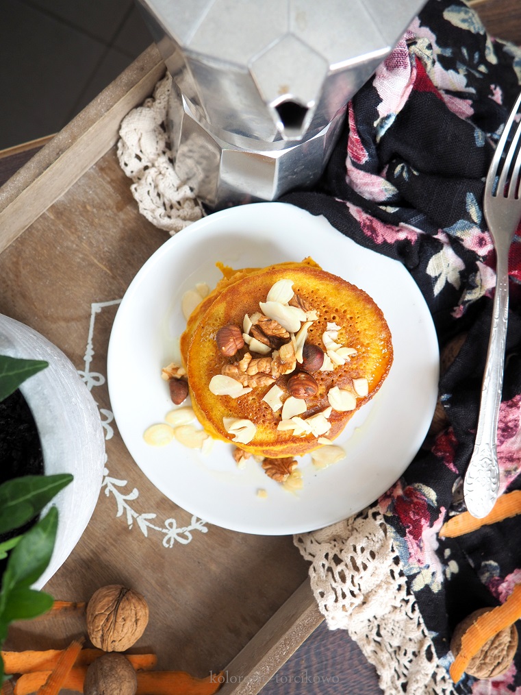Marchewkowe pancakes kolorowotorcikowo