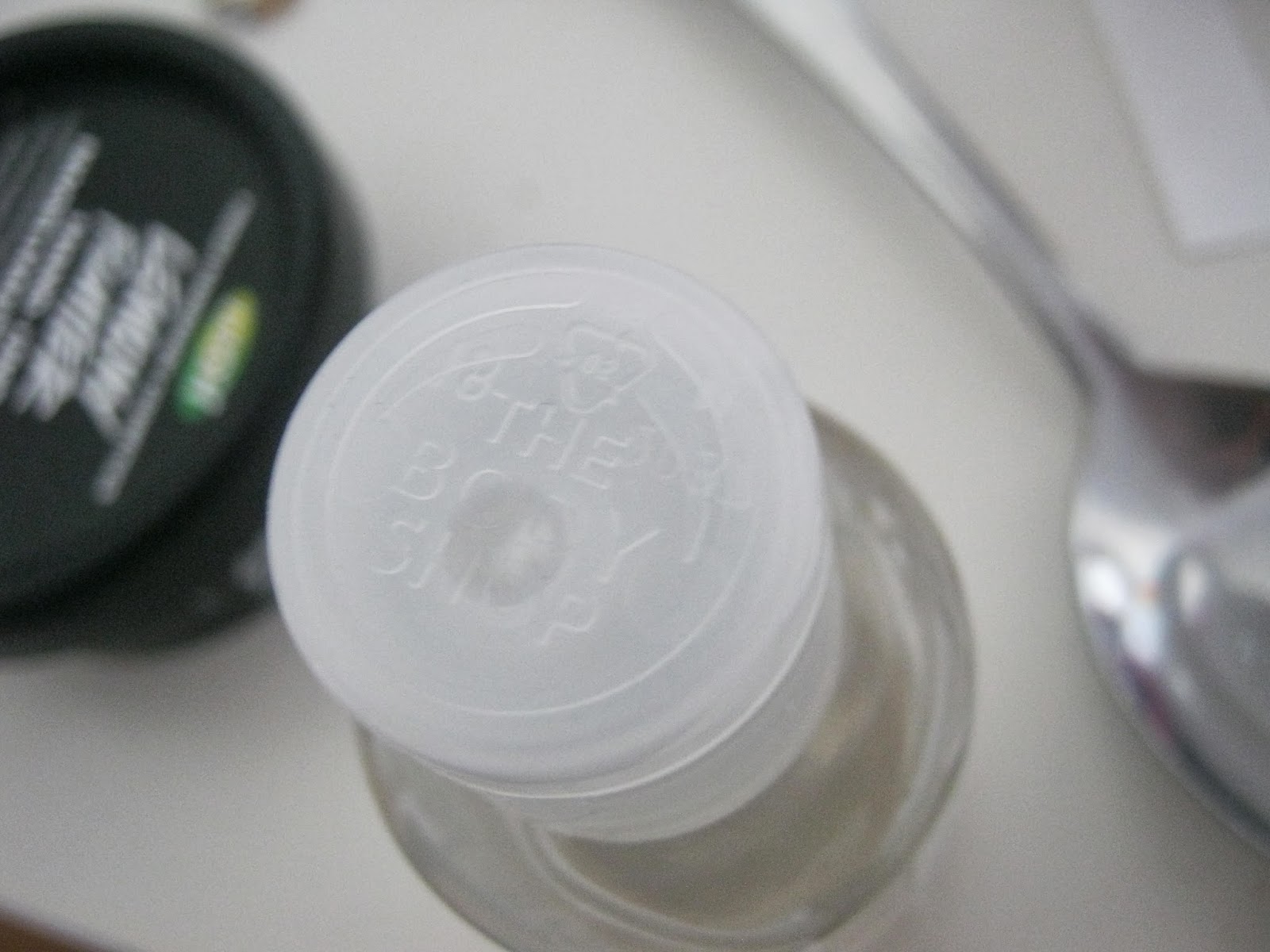 LolLoveLife The Body Shop Hand Cleanse Gel in Coconut and Satsuma review!
