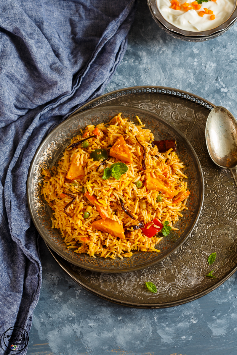 PANEER AND VEGETABLE MAKHNI DUM BIRYANI PANEER AND VEGETABLE MAKHNI DUM BIRYANI