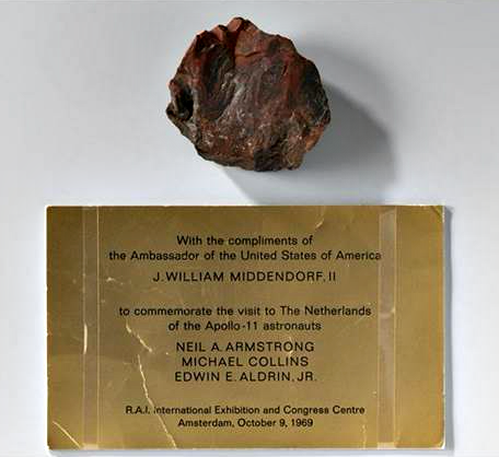 Moon Rock Found To Be Petrified Wood, NASA Tries To Clean Up Its Lies UFO%252C%2BUFOs%252C%2Bsighting%252C%2Bsightings%252C%2Bmoon%2Brock%252C%2B2019%252C%2Bnews%252C%2Baliens%252C%2B