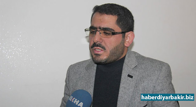 İslami mücadelenin unutulmaz sembolü: Şeyh Ahmet Yasin Felçli olmasına rağmen Filistin'in davasının yükünü omzunda taşıyan ve işgalci İsrail’in korkulu rüyası olan Şeyh Ahmet Yasin’in Siyonistler tarafından şehit edilmesinin 13’üncü yıldönümü nedeniyle değerlendirmede bulunan Özgür Kudüs Platformu Güneydoğu Anadolu Bölge Sözcüsü Sertaç Tekdal, Şeyh Ahmet Yasin’in örenk bir mücadele hayatı olduğunu belirti.