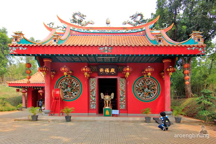 kelenteng kong miao tmii jakarta