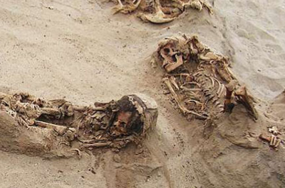Arqueólogos hayan en Perú los restos de 140 niños Arqueólogos hayan en Perú los restos de 140 niños