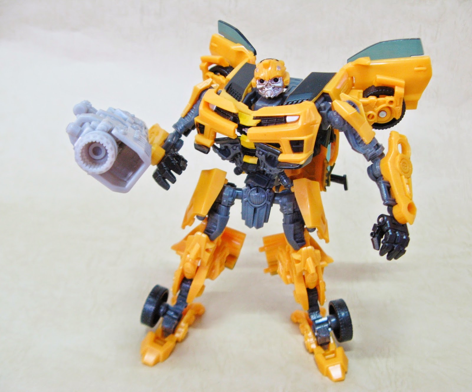 TRANSFORMERS Dark of the Moon Deluxe class BUMBLEBEE變形金剛黑月降臨 豪華級大黃蜂