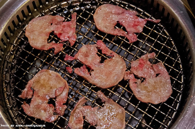 台中燒肉吃到飽推薦,香香燒肉工坊新開幕,超豐富肉品海鮮米食沙拉甜點湯品隨便點!