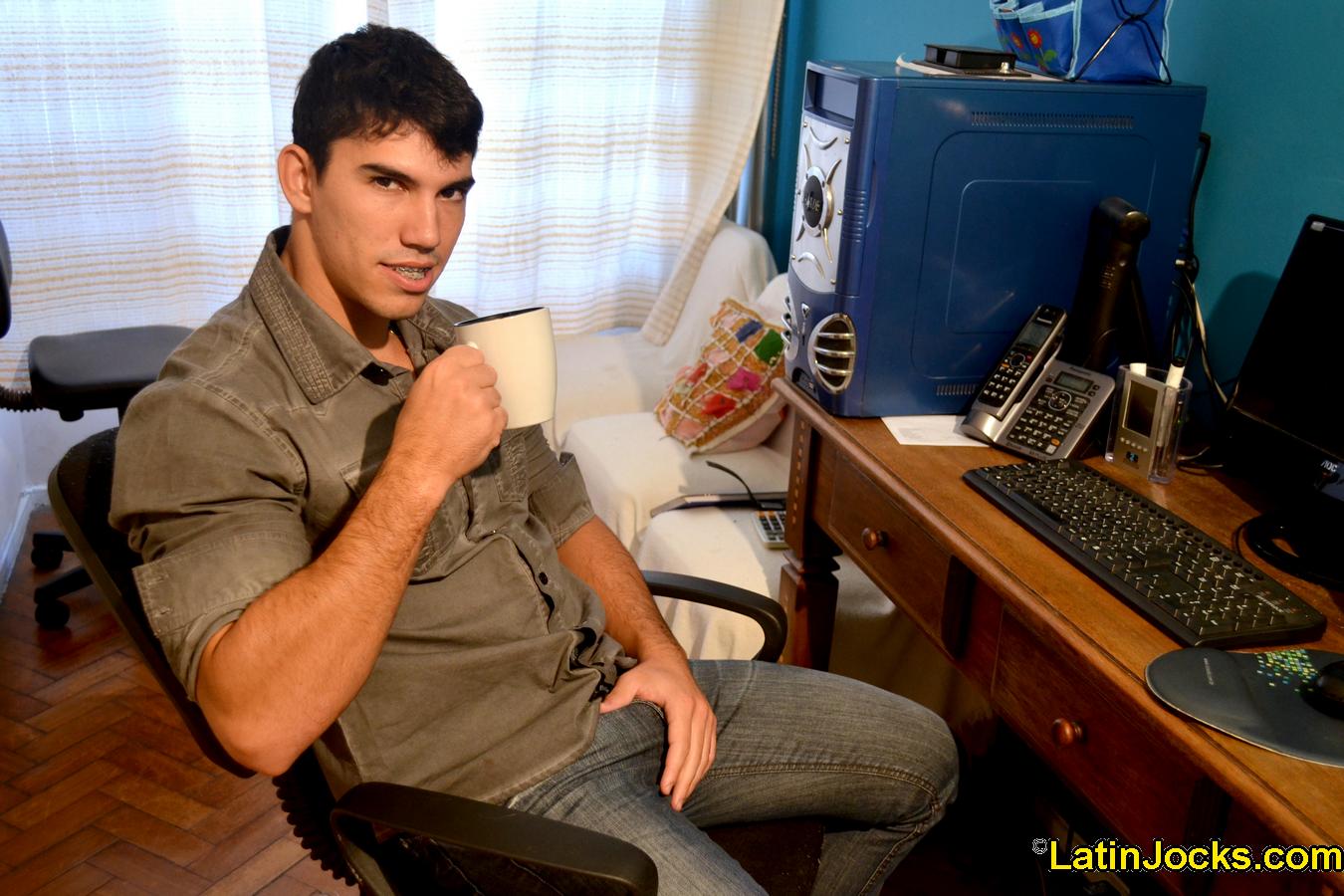 Porno Gay Online: LatinJocks - Diego Mineiro