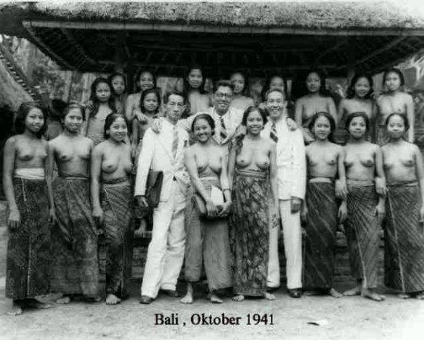 Bali Land & Villa: Old Bali Photos