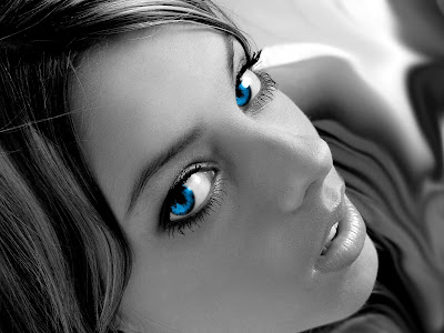 top Women Blu eyes