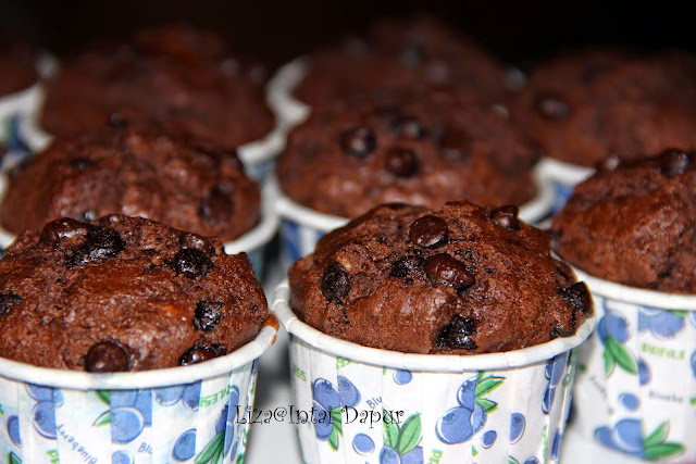 INTAI DAPUR: Chocolate Chips Fudge Cupcake