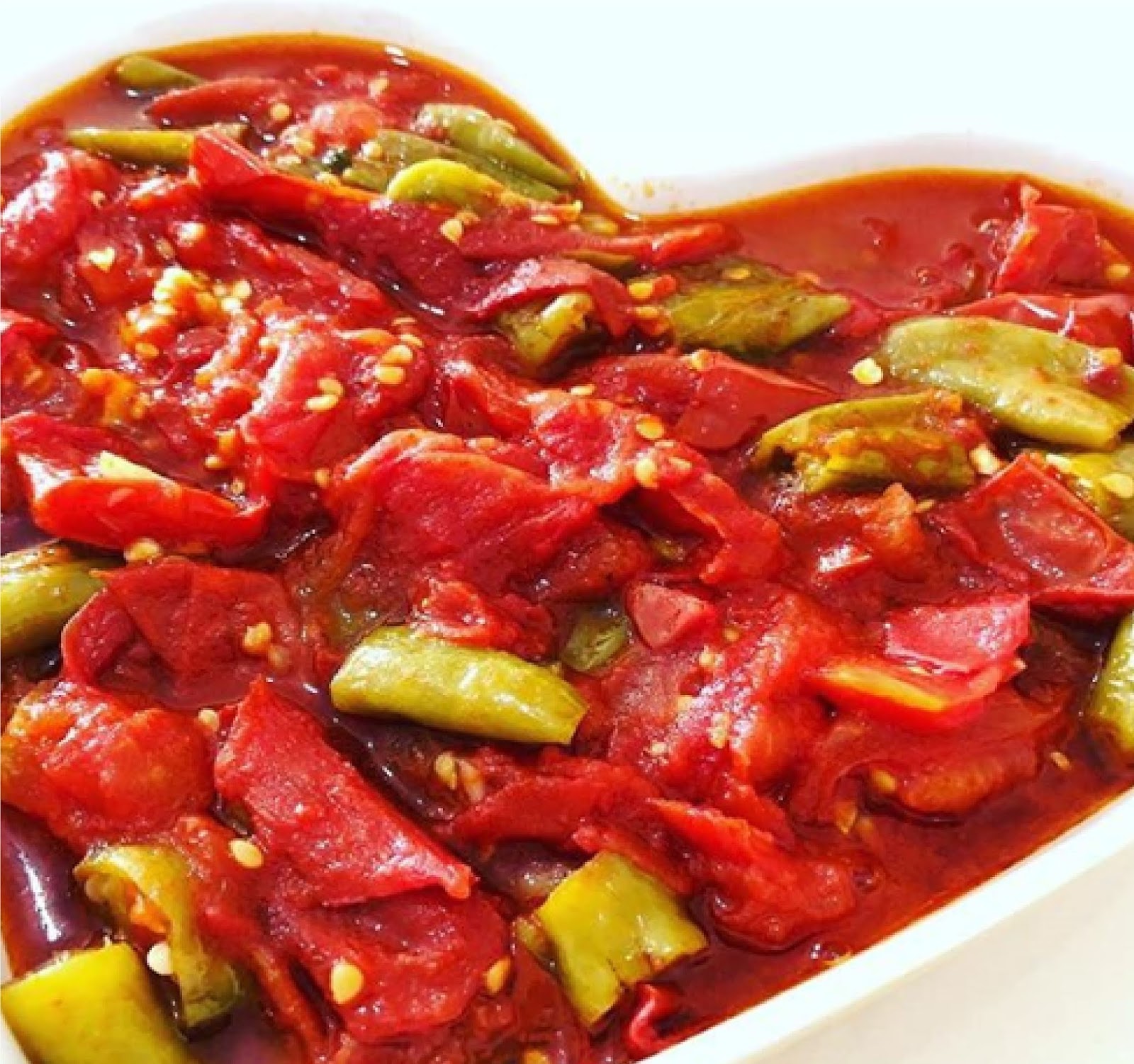 DOMATES SOSU TARİFİ DOMATES SOSU TARİFİ