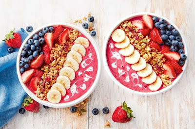 Smoothie Bowl with Granola