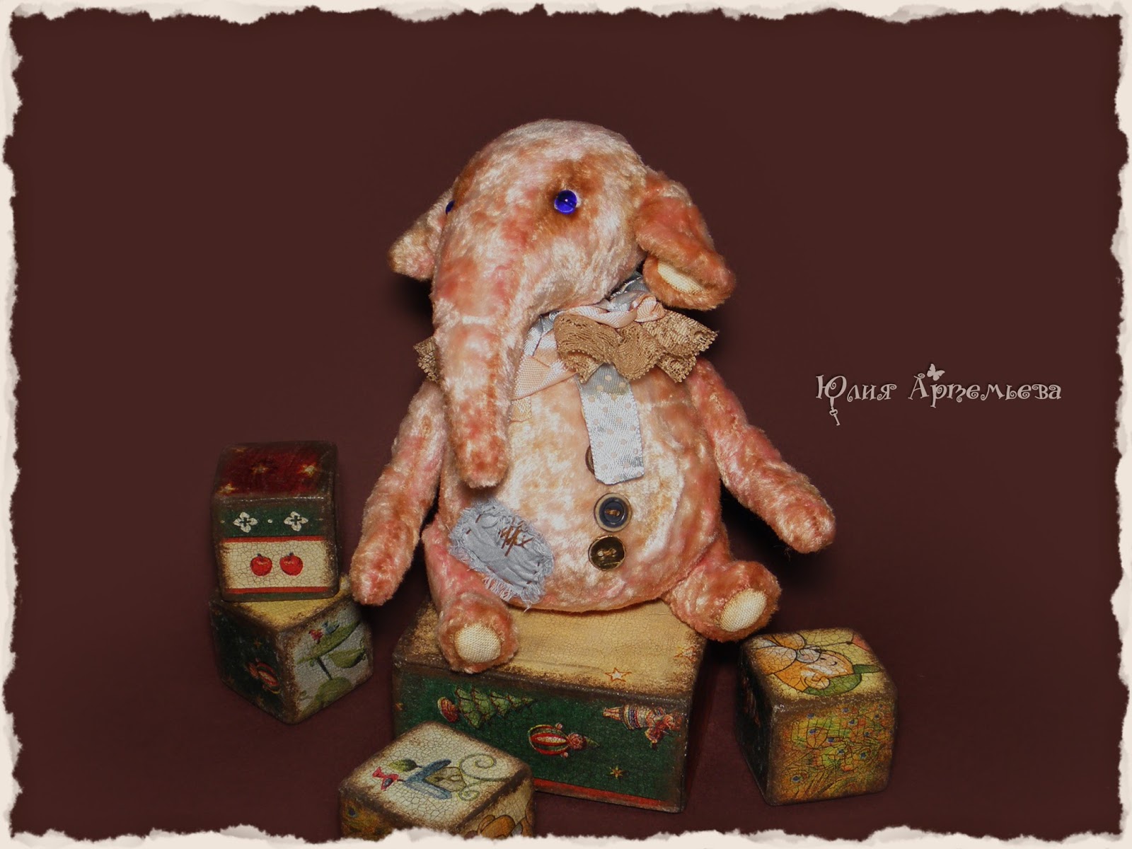 Дуняша горн. Пэф кукла дуняша. Маша и дуняша. Маша и дуняша. Болгарка девушка в народном костюме.