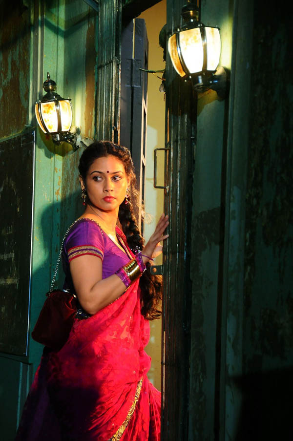 Vidiyum Mun Movie Stills