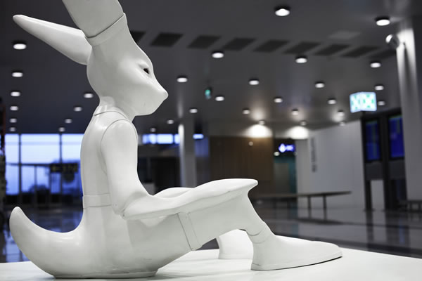 bandara internasional dengan karya seni memukau bandara internasional dengan karya seni memukau