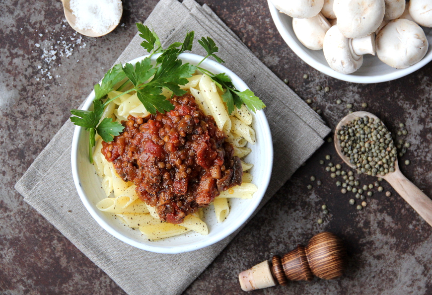 Deftige Linsenbolognese mit Pilzen und Petersilienwurzel - Kirschbiene ...