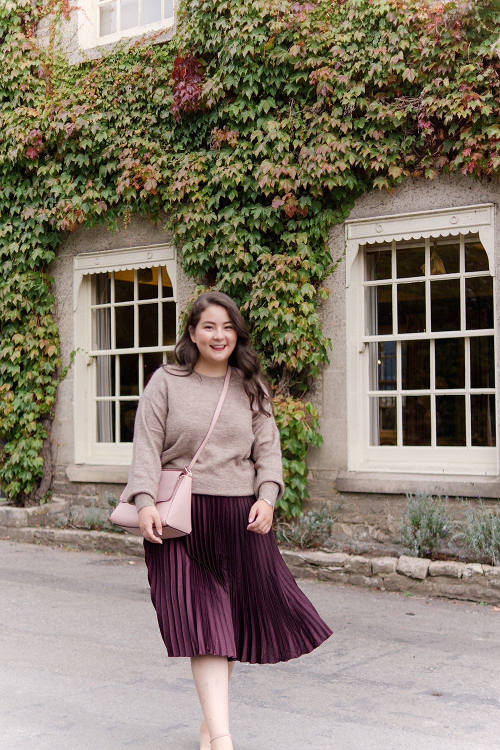 burgundy-pleated-skirt-ootd-fashion-blogger-barely-there-beauty-blog