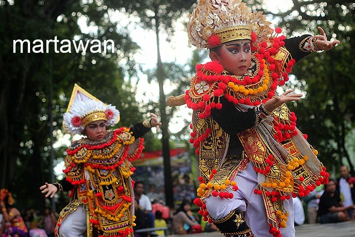 Potret Bali TariTari Bali