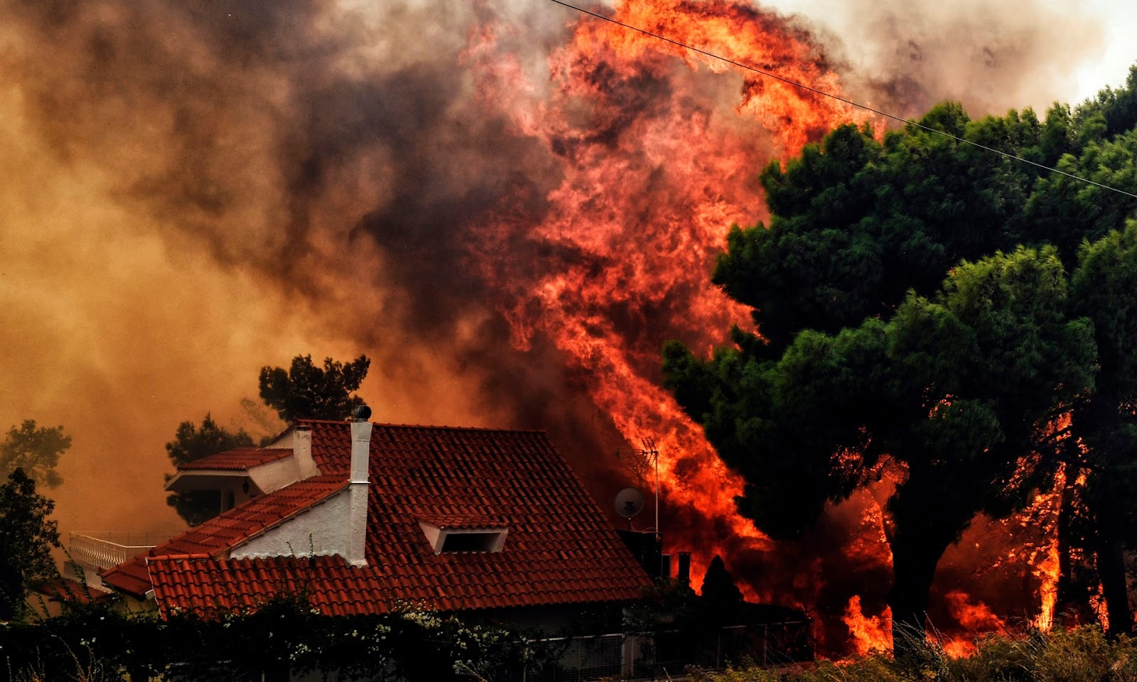 Αέναη επΑνάσταση: Πυρκαγιές στην Αττική: η ΦΩΤΙΑ ΣΤΟ ΜΑΤΙ... φονική καταστροφή (Το ιστορικό)