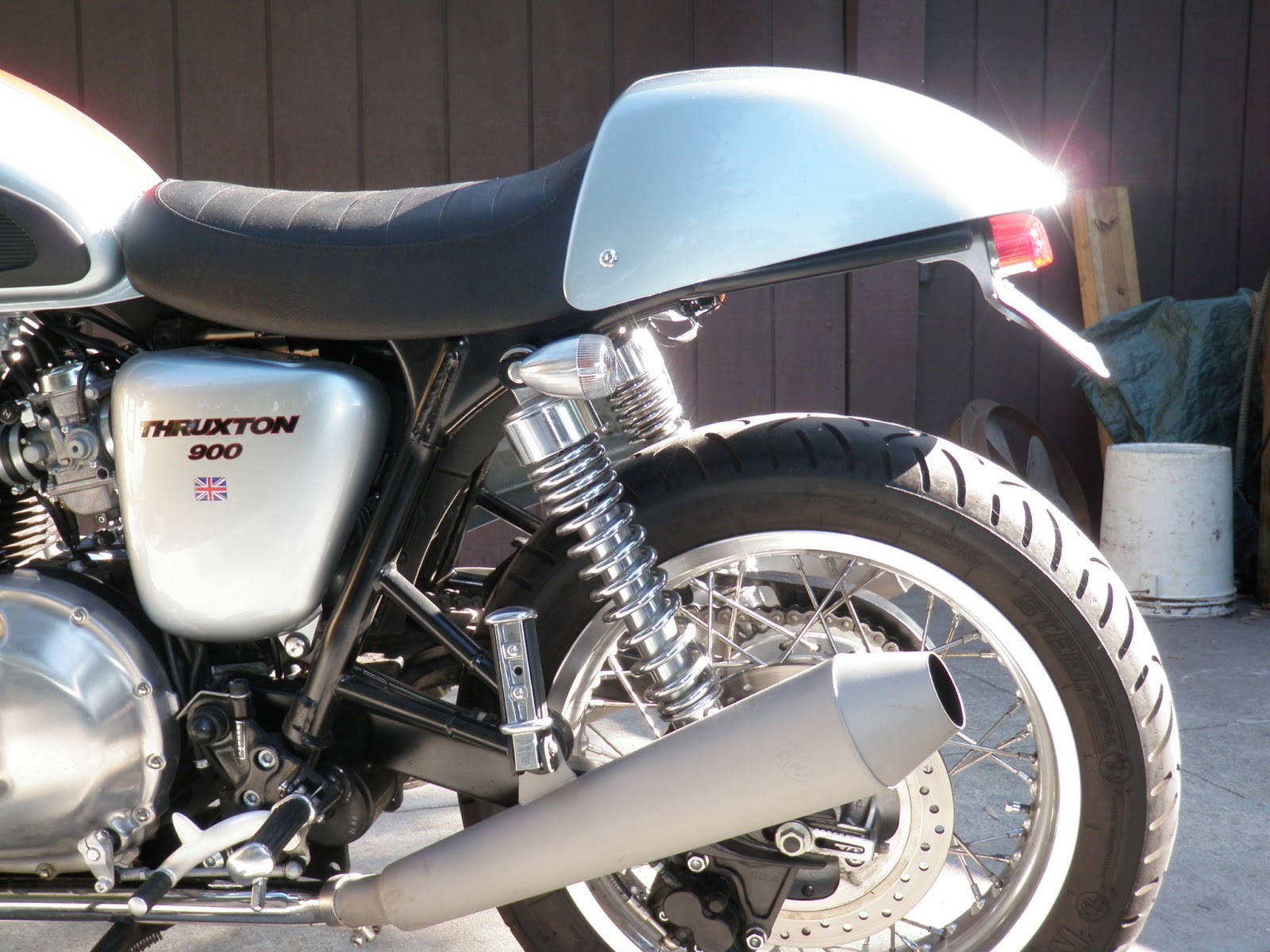 triumph bonneville fender eliminator