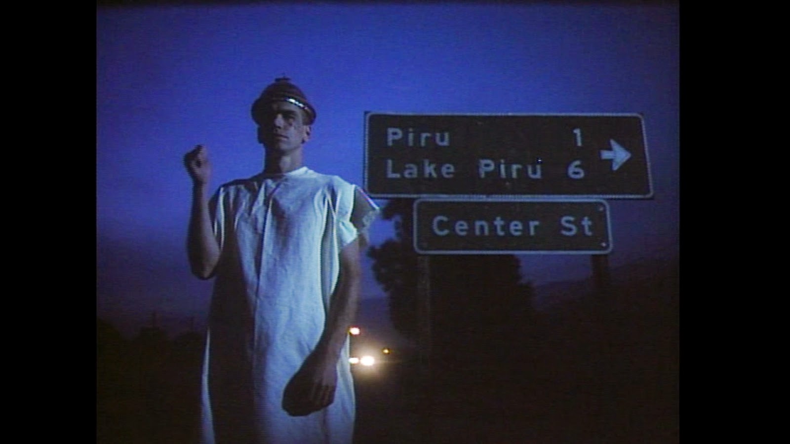 шла третья ночь. уходящий в ночь. фильм судная ночь 2 машины. Silent night deadly night 3 better watch out. это одиночество.