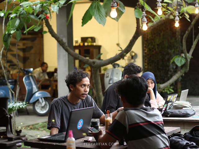feryarifian food blogger malang - gartenhaus co working space