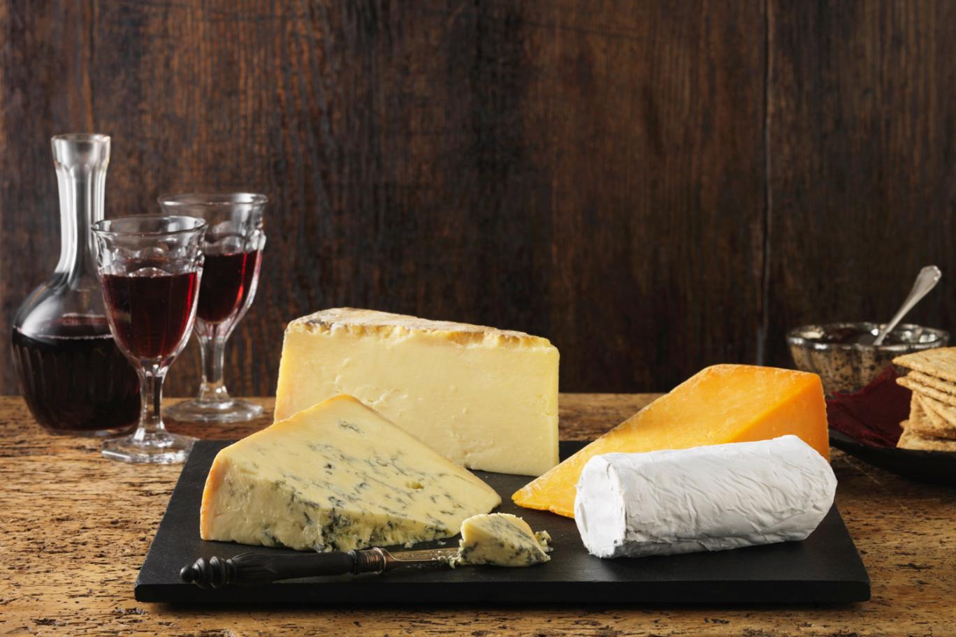 Срок годности сыра. Сыр мондор grano. Пармиджано реджано головка. Mantova сыр. Сыр фэнтези.