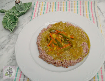 Trigo Sarraceno o Alforfón con Verduras y Tofu en Salsa de Curry.