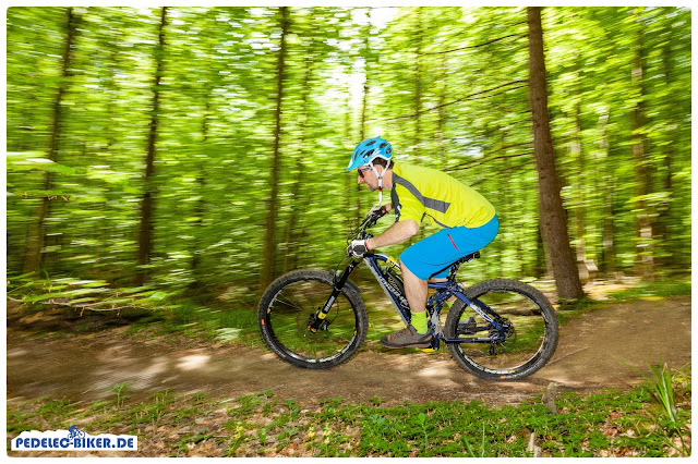 Die Rahmengeometrie beim Haibike XDURO NDURO fällt etwas kompakter aus, deshalb: Das Bike auf jeden Fall Probe fahren!