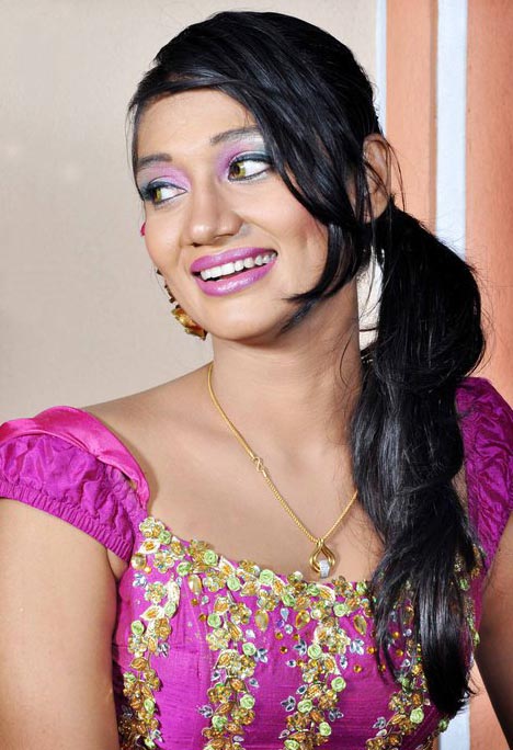 World Beauty Actress, Models and Girls: Amesha Kavindi Hot 