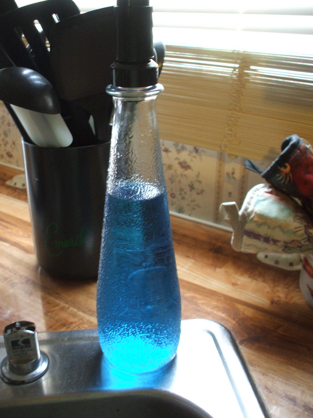 Gray Cardigan Dishwashing Liquid Container